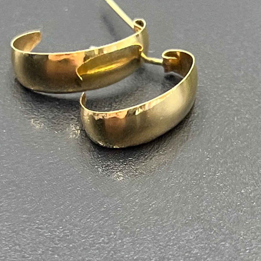 14K Yellow Gold Sm Half Hoop Huggie Earrings 16mm x 6mm 0.70g Post & Latch Back